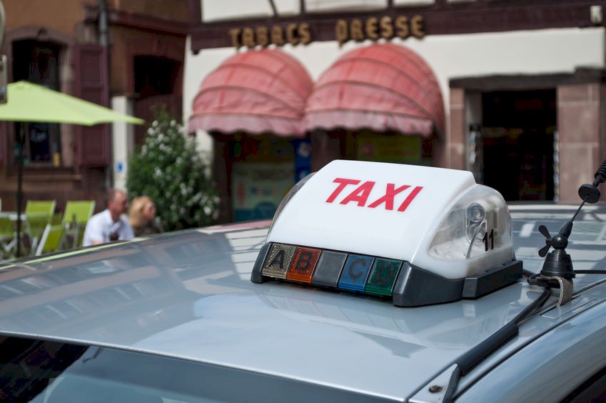 Taxi Saint-Cyr-des-Gâts